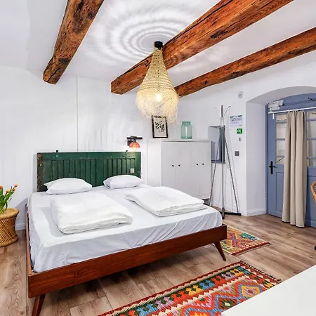 Kali Kert Vendeghaz Гостевой дом 3*